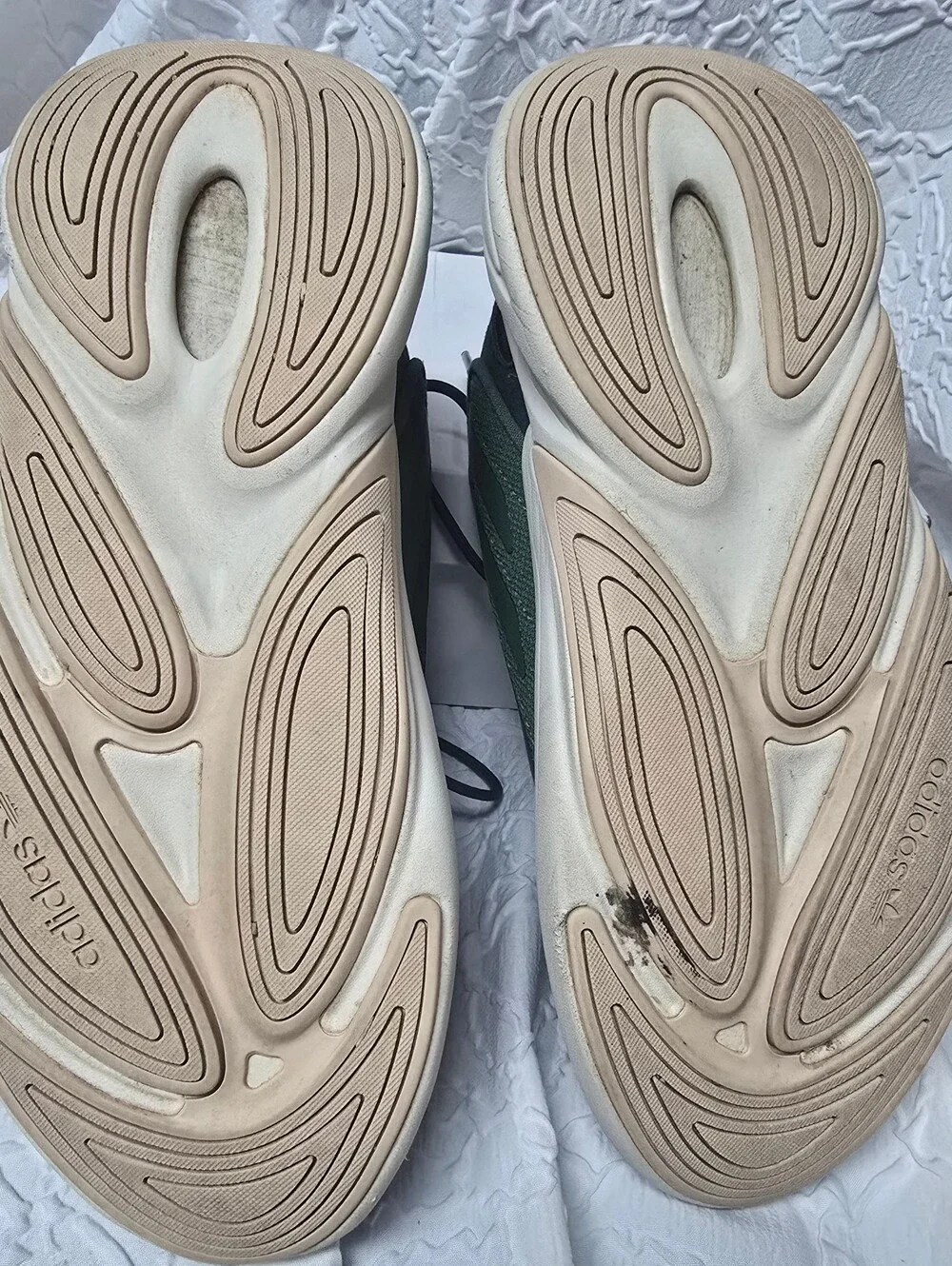 Adidas Sneakers Mens 7 Ozelia J Shadow Green HP3255 Athletic Running Shoes